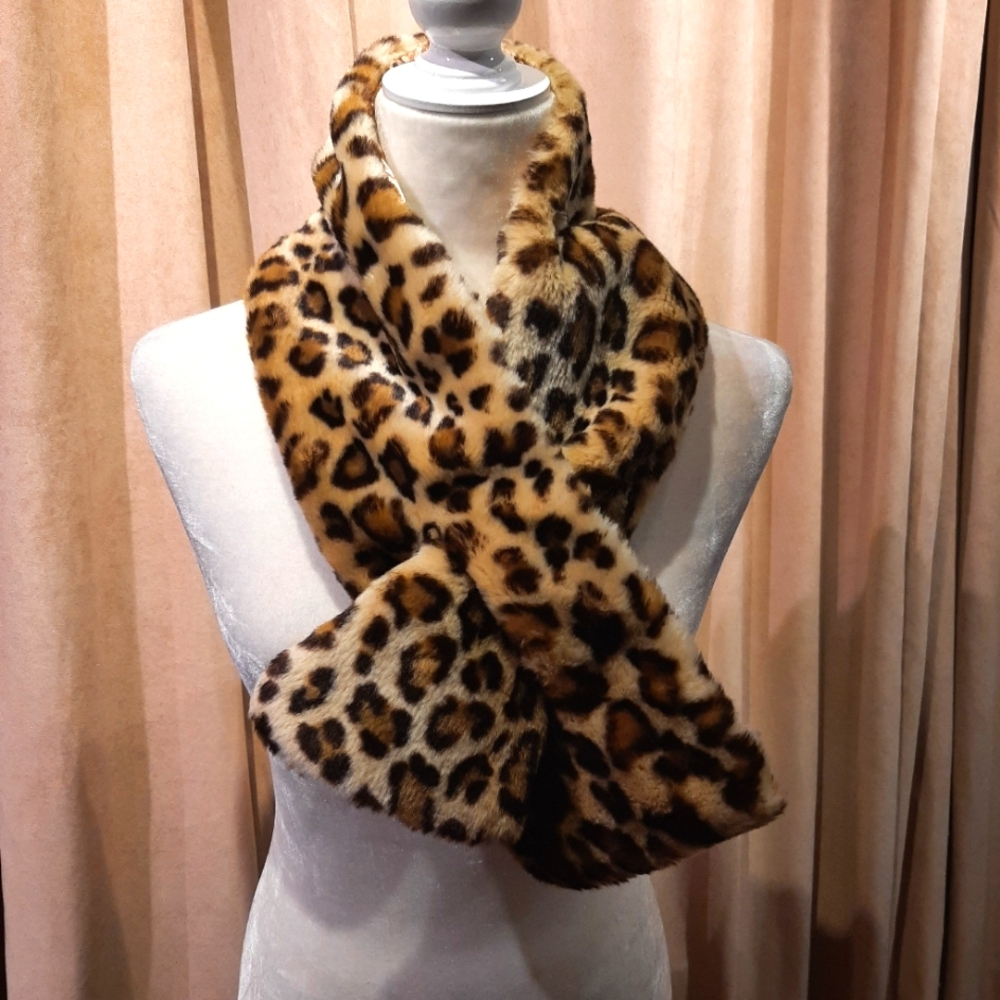 Dennis Basso neck wrap
